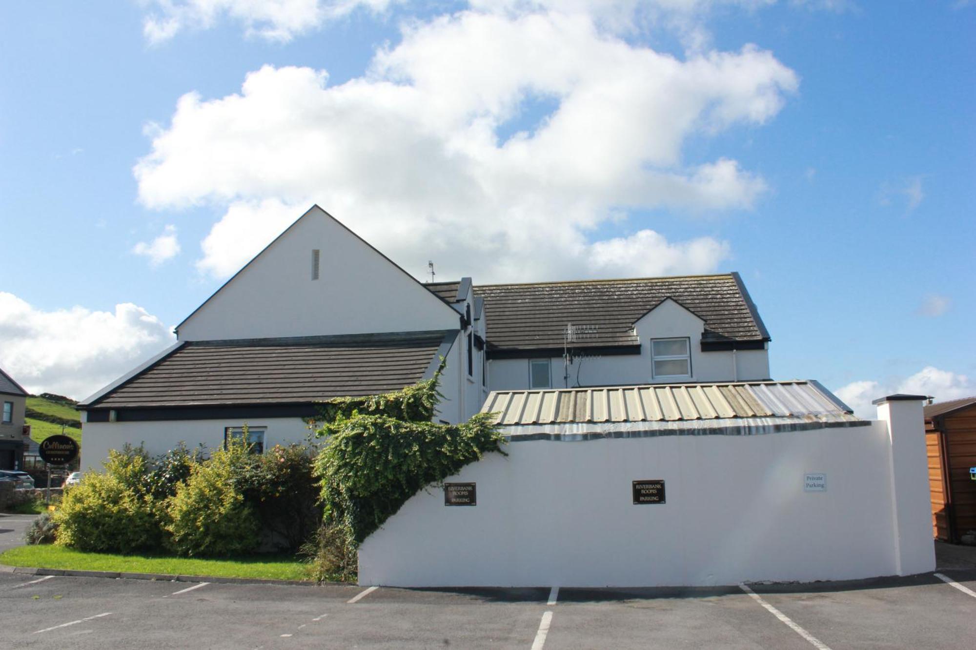 Riverbank Rooms Doolin Exterior foto
