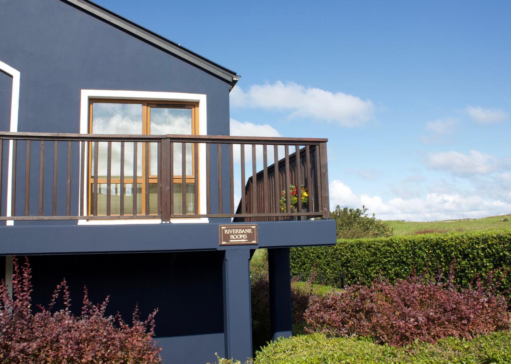 Riverbank Rooms Doolin Exterior foto